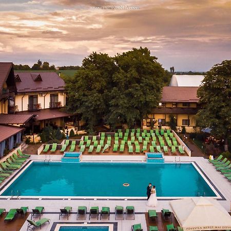Green Garden Resort Odobesti Eksteriør billede